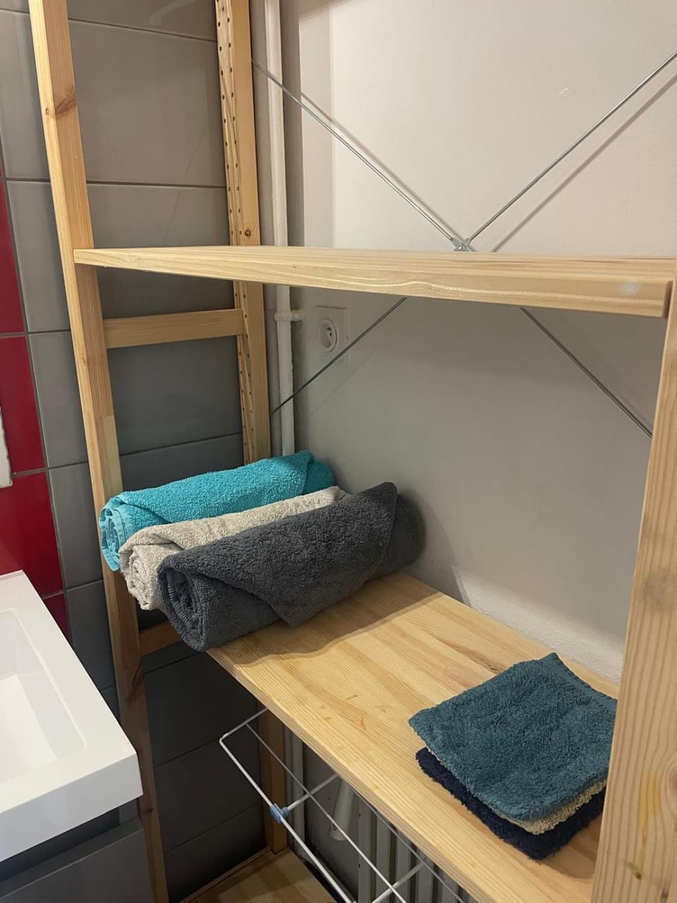 Bathroom, towels