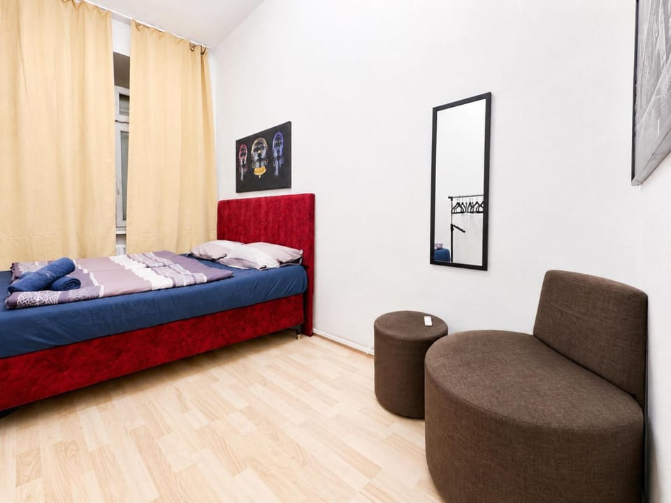 Bed, Seating area, Bedroom