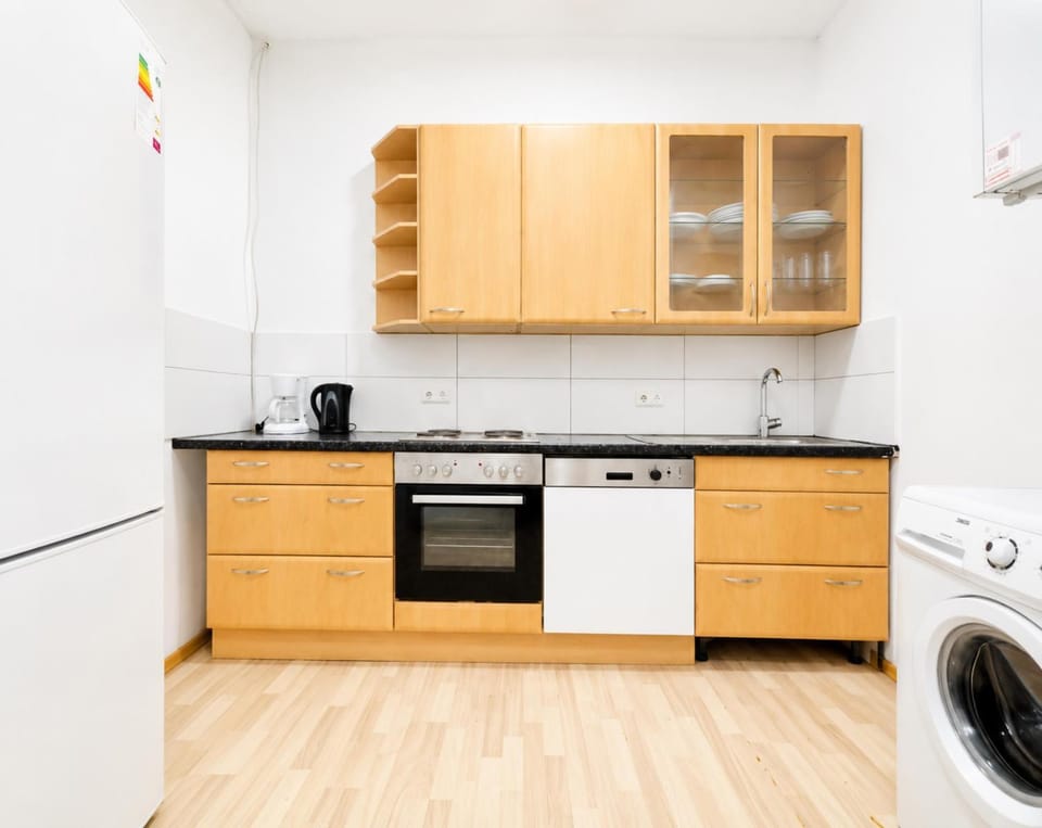 Coffee/tea facilities, Kitchen or kitchenette, oven