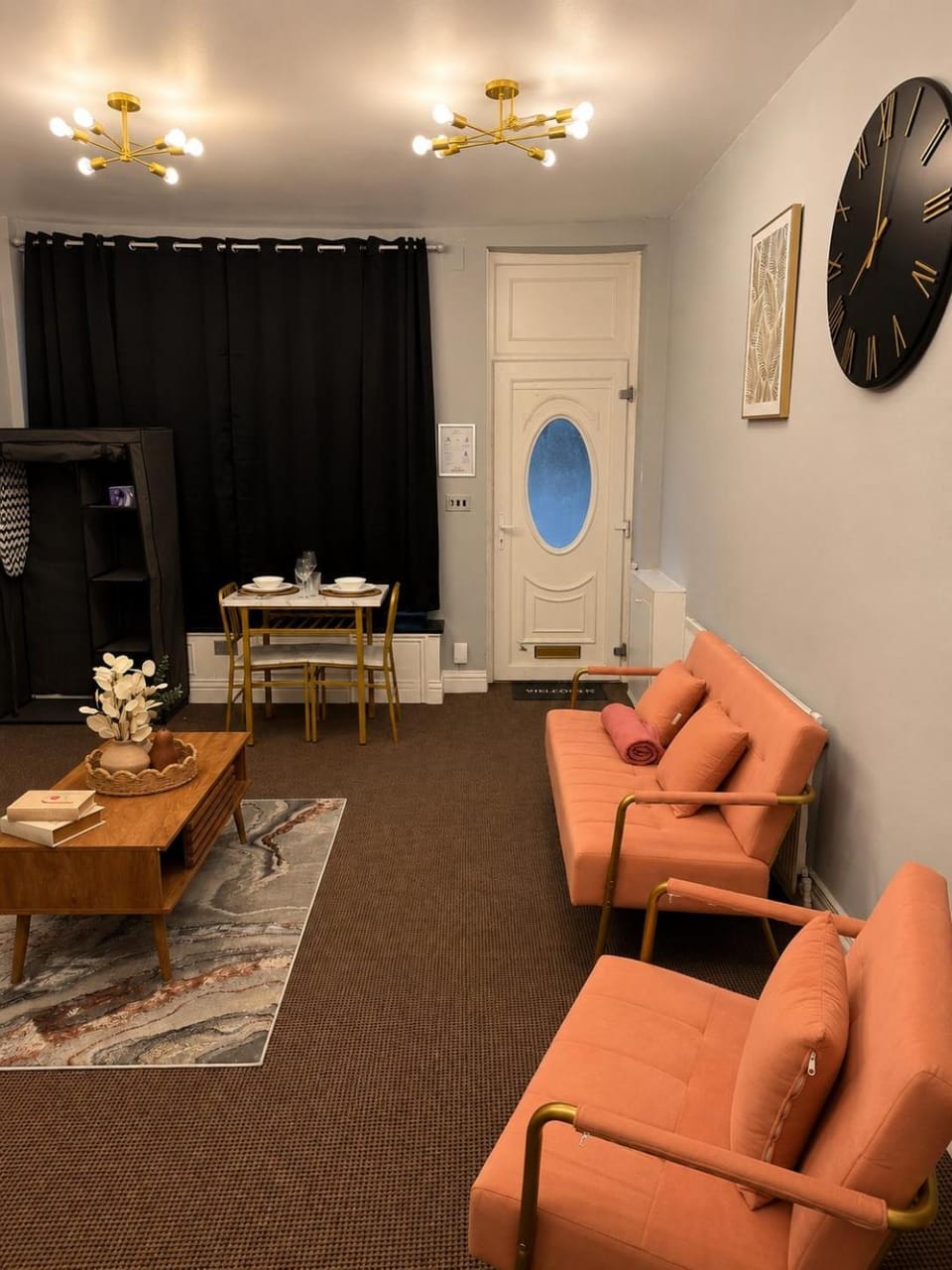 Spacious 1BR Stay Sleeps 2 Oldham Centre Long stays Apartment in Oldham