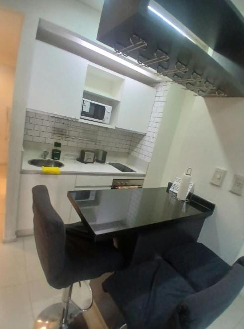 ideal para tramites y ejecutivos cerca de fleni y river Apartment in Buenos Aires