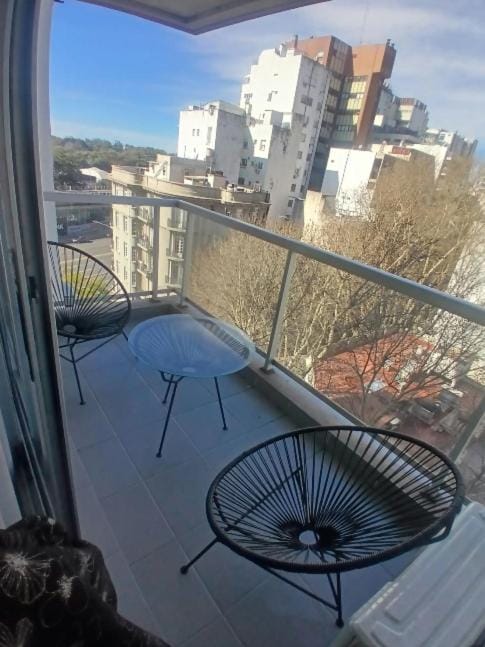 ideal para tramites y ejecutivos cerca de fleni y river Apartment in Buenos Aires