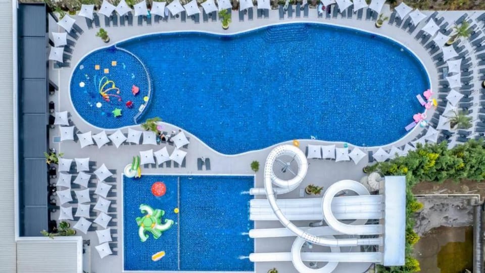 Aqua park, Swimming pool