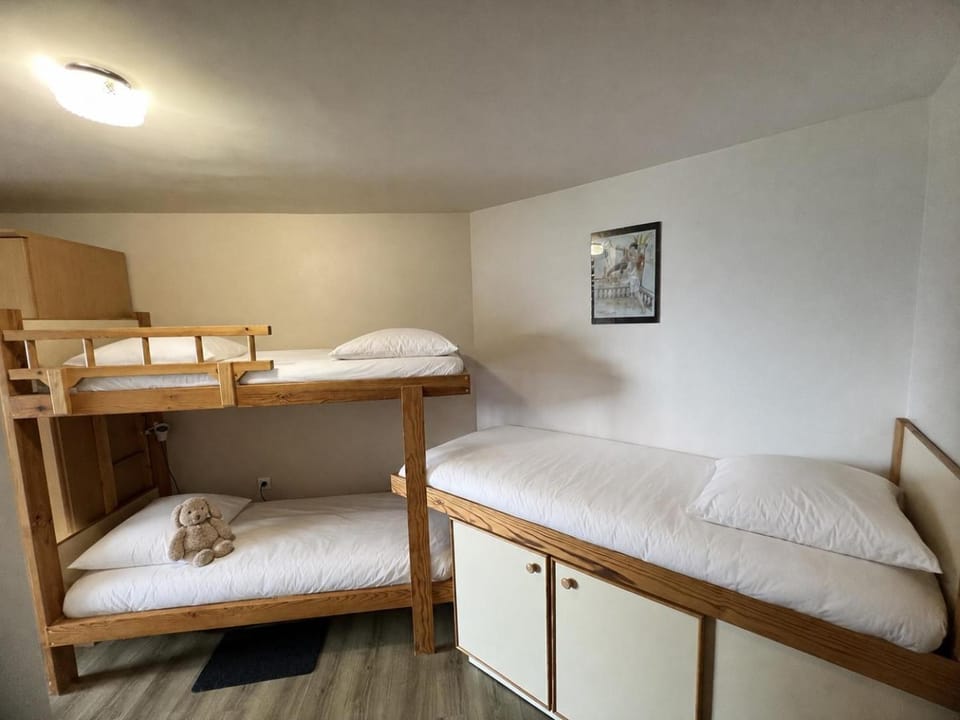 Photo of the whole room, bunk bed