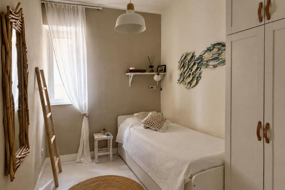 Bed, Photo of the whole room, Bedroom, towels, wardrobe