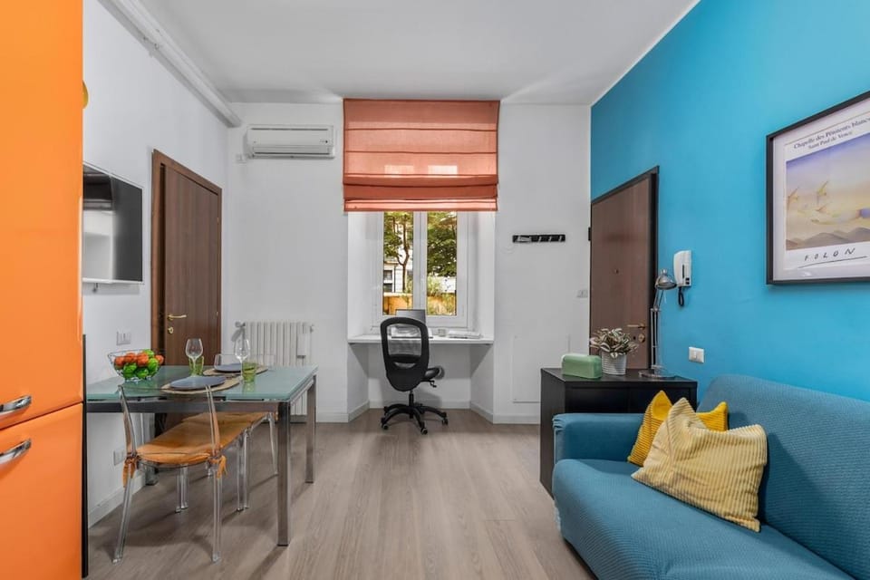 Color House NOLO Rovereto Metro stop right under the house Apartment in Milan