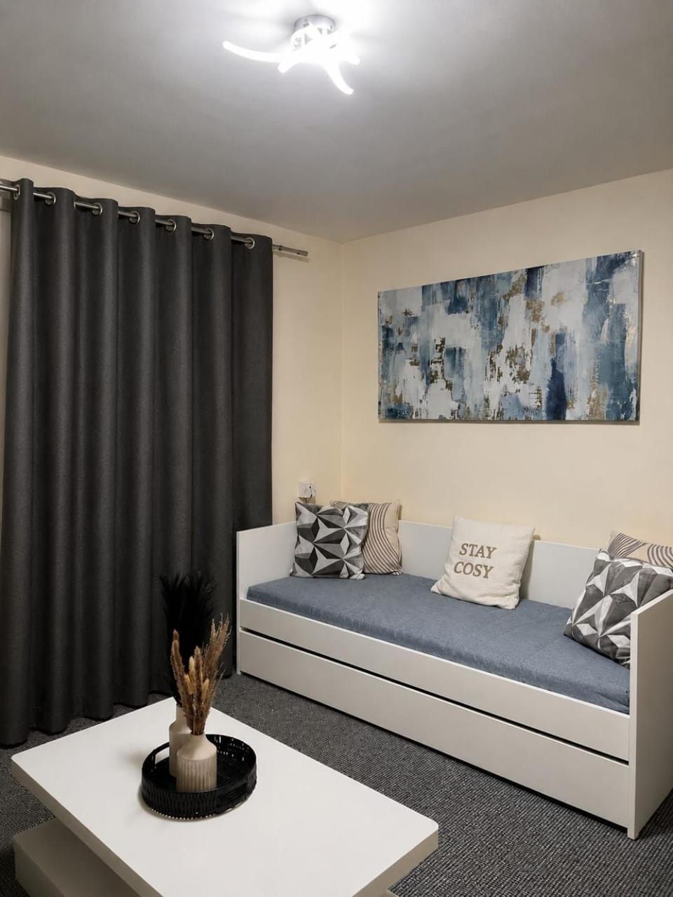 Stylish 3BR Retreat Sleeps 7 Free Parking Long stays House in Manchester