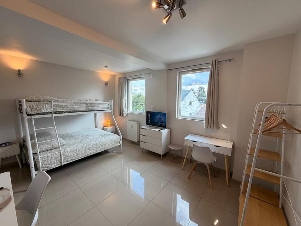 L Écrin Lumineux Paris & Disney Netflix Apartment in Gagny