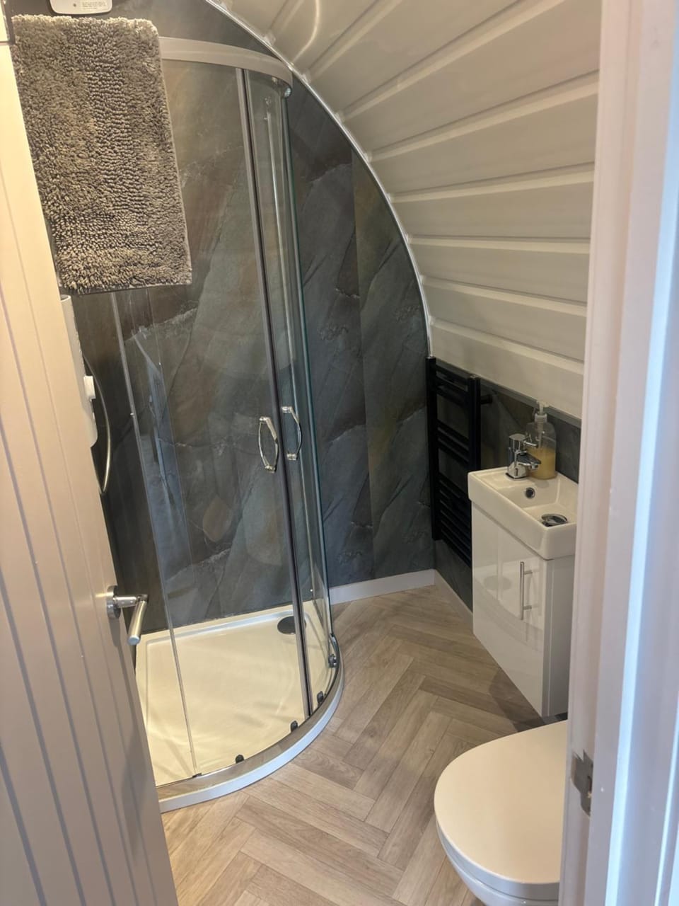 Melantee Pod Apartment in Fort William