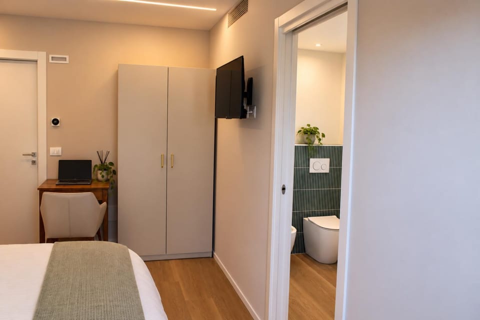 TV and multimedia, Bedroom, wardrobe