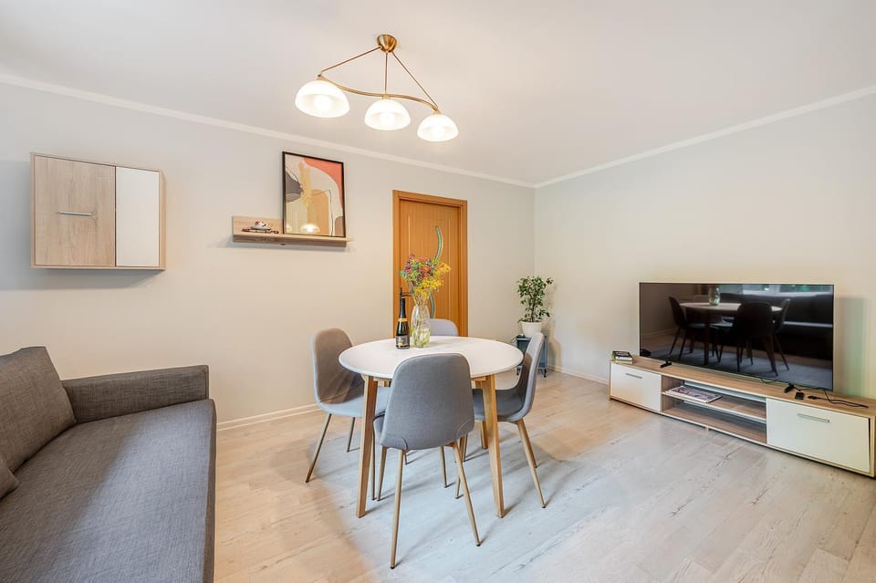 Communal lounge/ TV room, TV and multimedia, Living room, Seating area