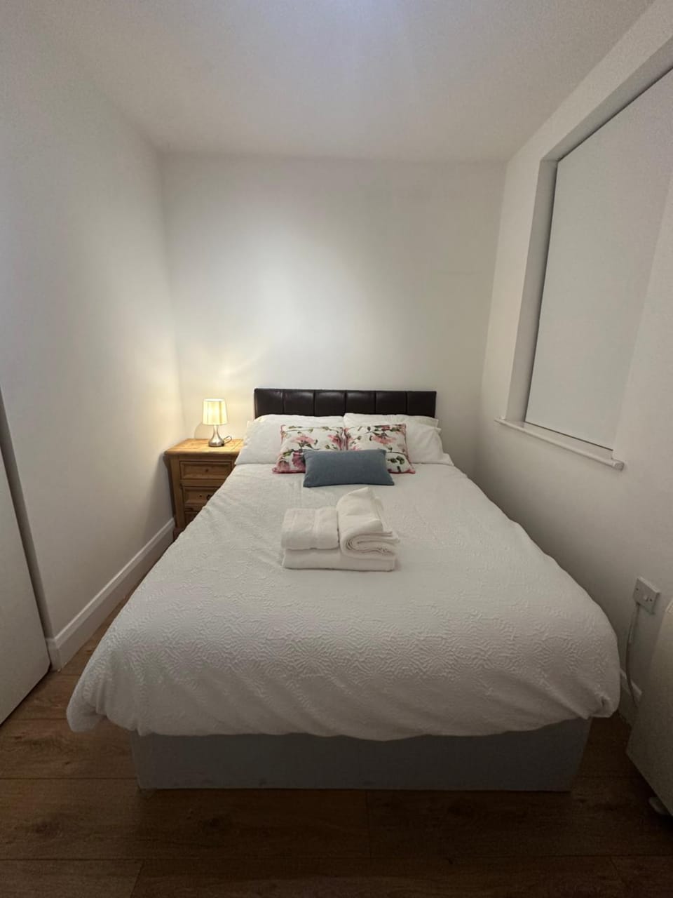 Morden One Bedroom Apartment Near Heathrow Airport Apartment in Isleworth