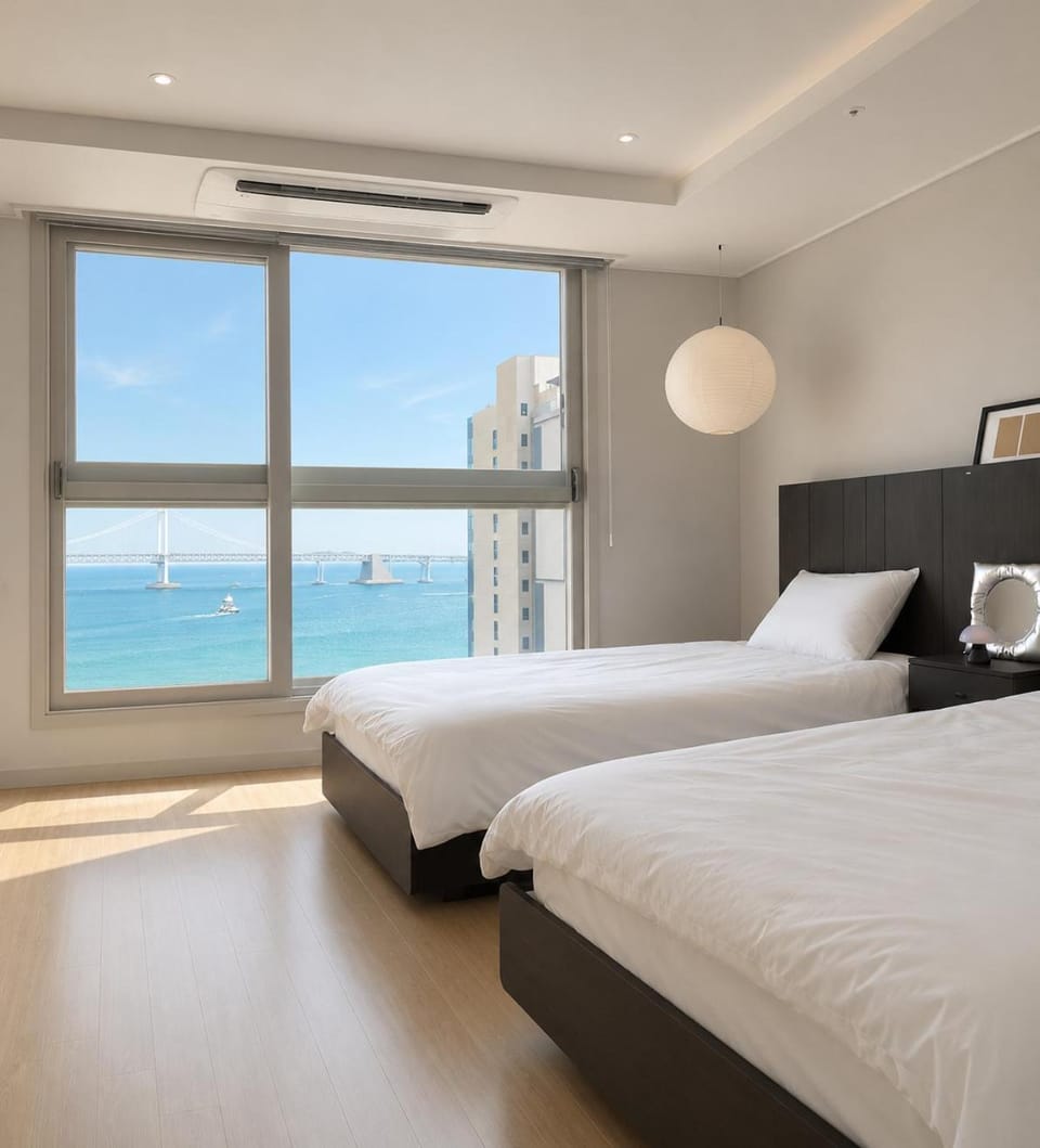 Bamin stay-Direct Ocean View of Gwangandaegyo Bridge in Gwangalli Apartment in Busan
