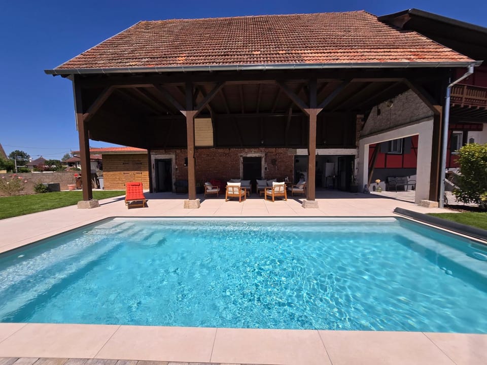 Patio, Pool view, Swimming pool, Swimming pool, sunbed