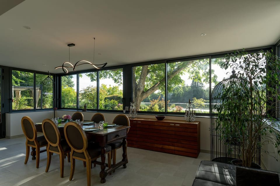 Dining area, Garden view, River view