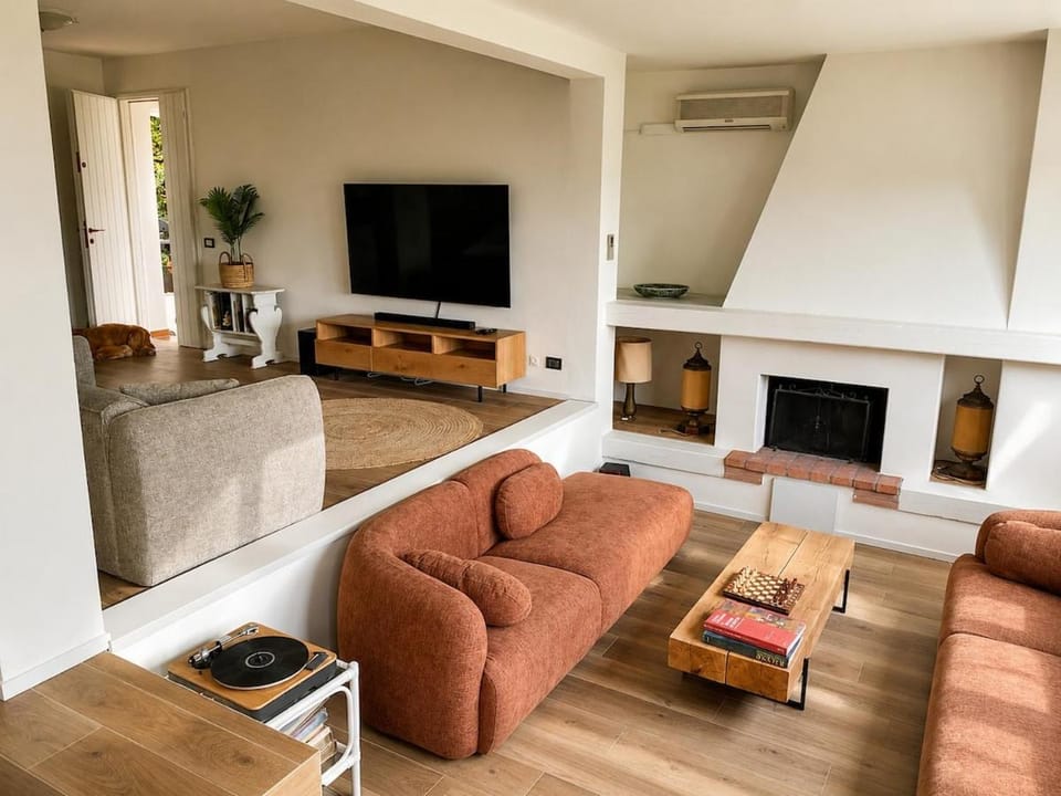 Luxury Lake View Villa Exclusive Resort Villa in Manerba del Garda