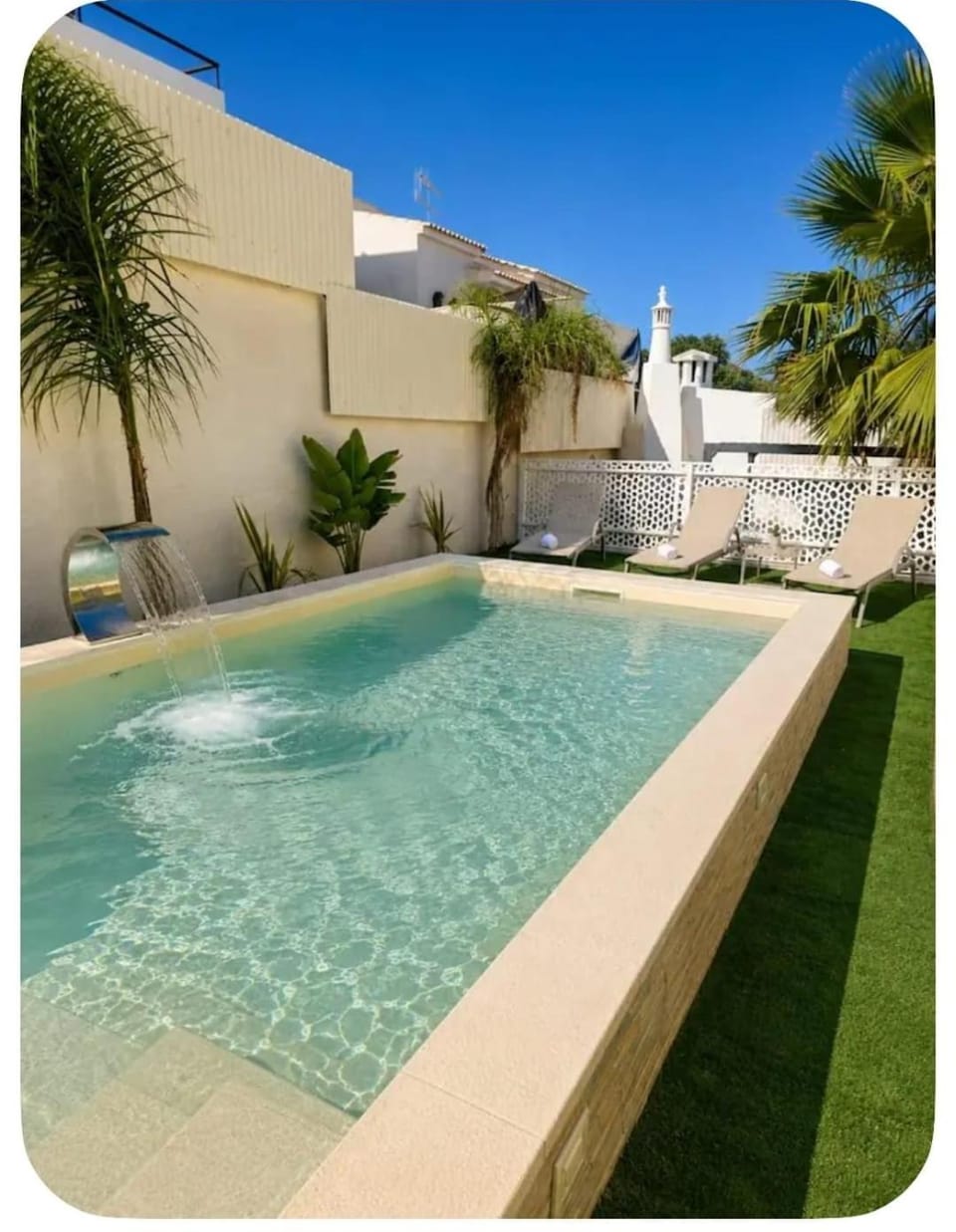 Patio, Day, Pool view, Swimming pool, sunbed