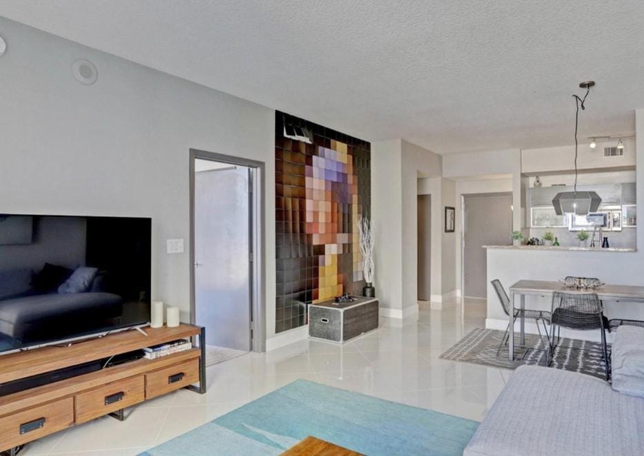 Elegant Two Bedroom Condo with Ocean and Intracoastal Views Apartment in West Palm Beach