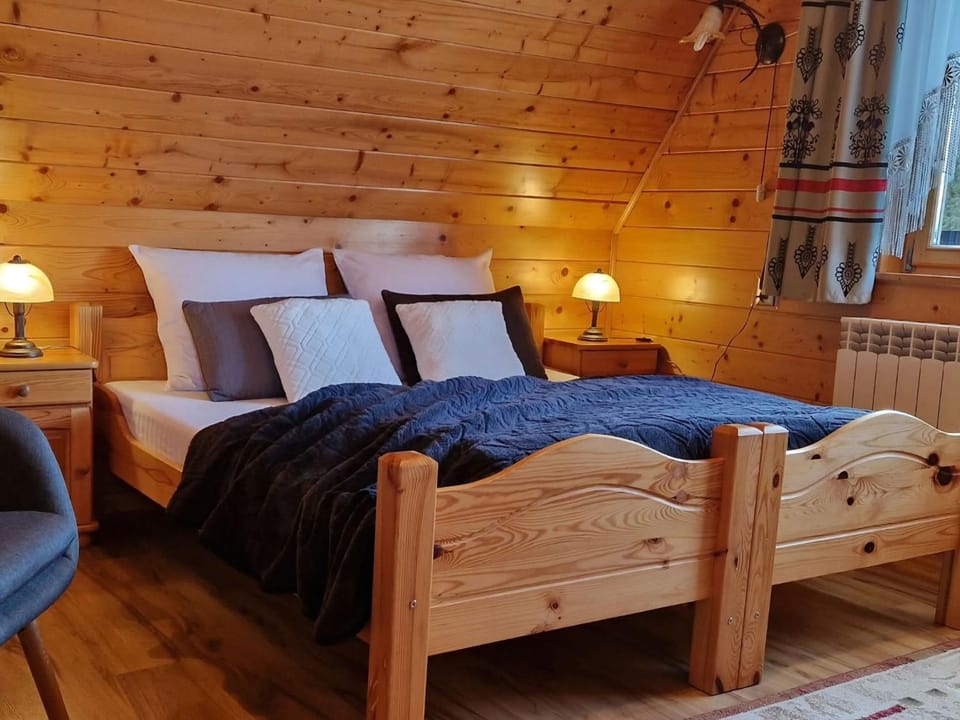 Bed, Photo of the whole room, Bedroom, internet