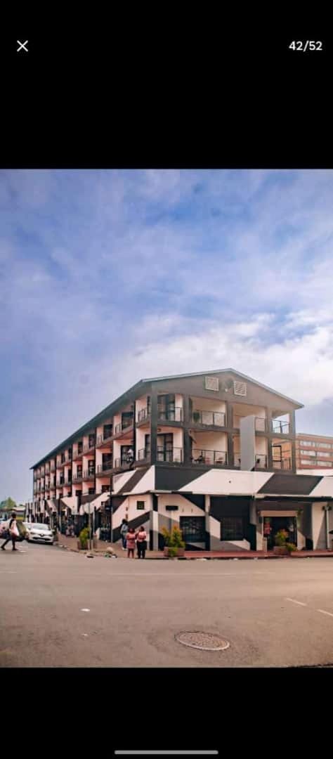 Selah Stays l Craftsmanship Johannesburg Apartment in Johannesburg