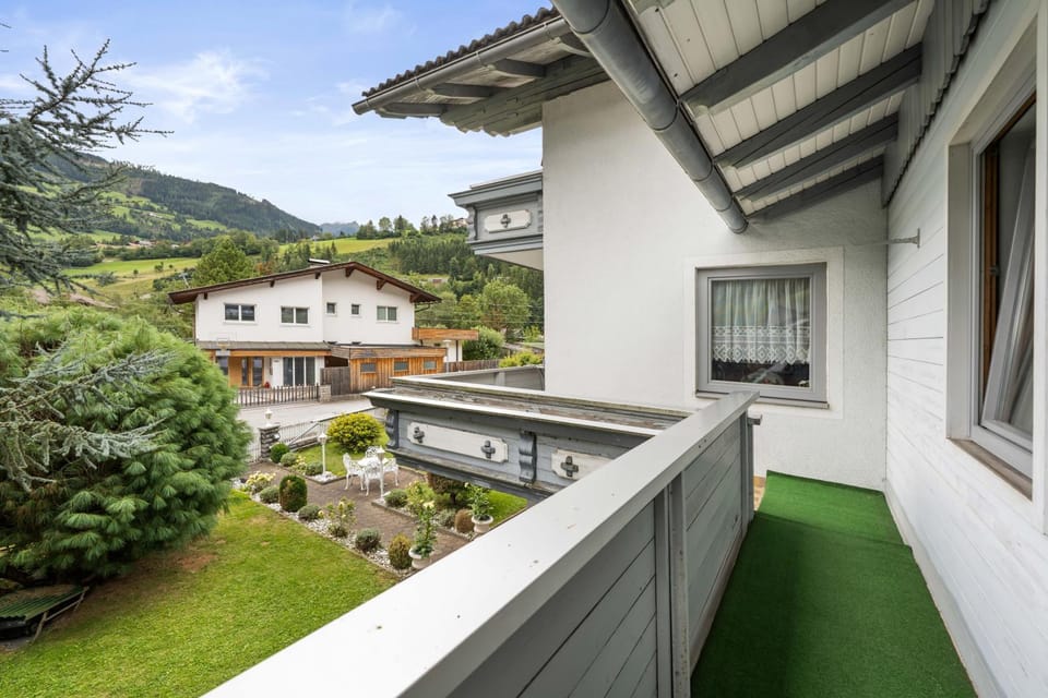 Day, Garden, View (from property/room), Balcony/Terrace, Balcony/Terrace, Garden view, Mountain view
