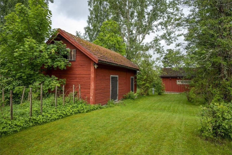 Property building, Garden