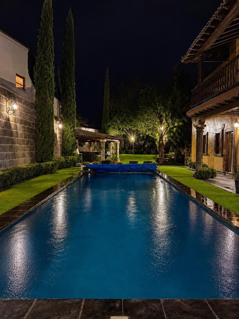 Villa Serena Private Pool for 16 Villa in San Miguel de Allende