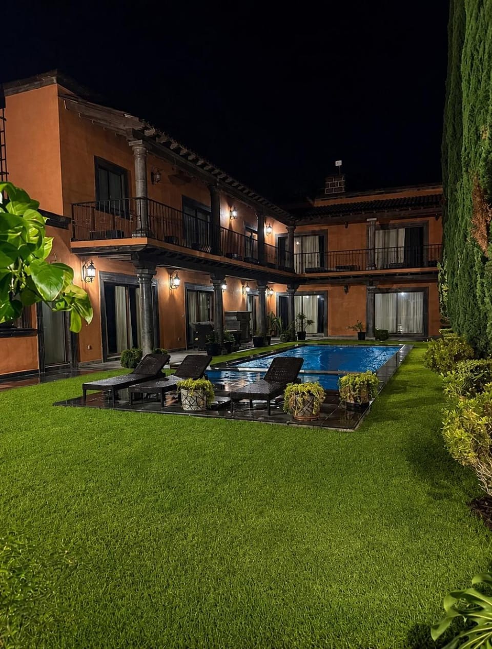 Villa Serena Private Pool for 16 Villa in San Miguel de Allende