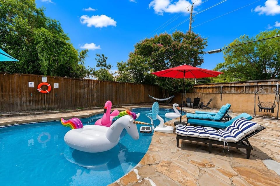 Home Theater - Game Room - Pool - Hot Tub - Golf House in Plano