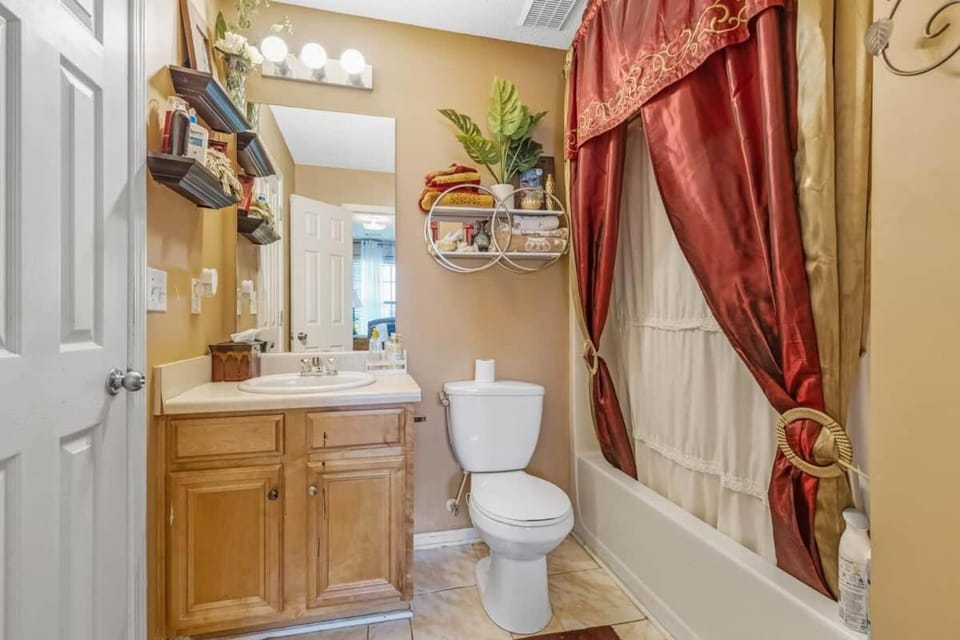 Toilet, Bath