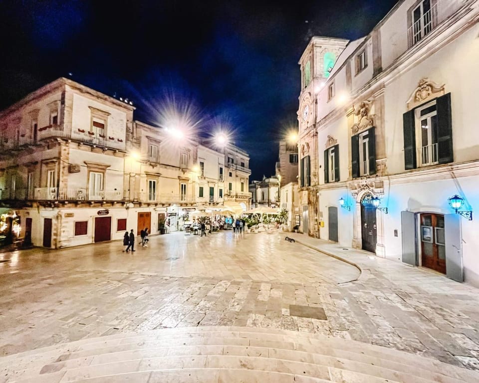 Night, City view, Street view, Location