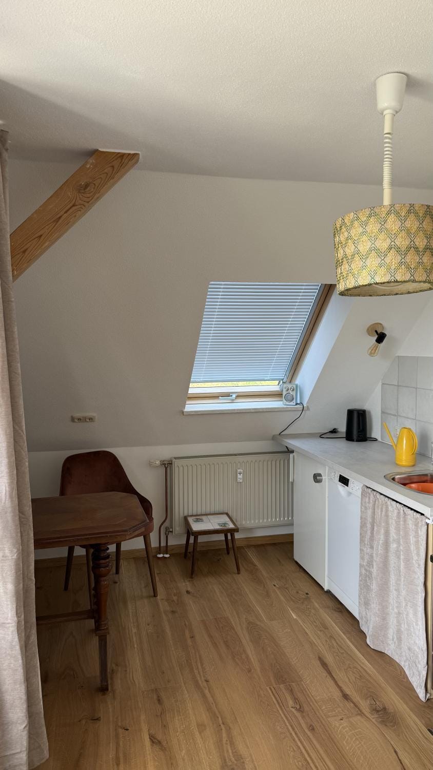 Kitchen or kitchenette, Seating area