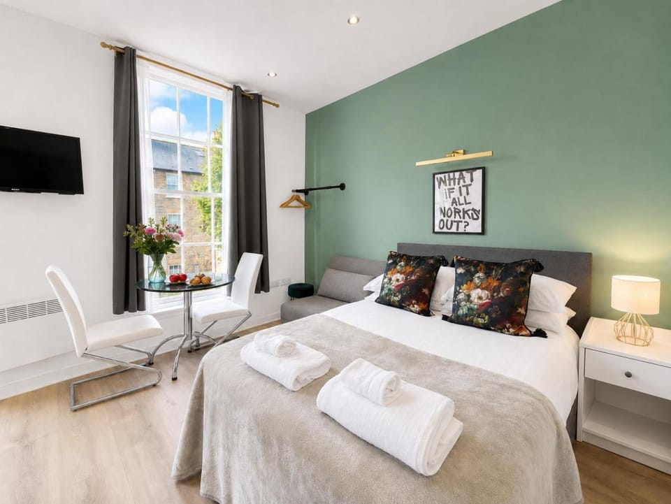 Charming Islington Studio Near Angel and Highbury Apartment in London Borough of Islington