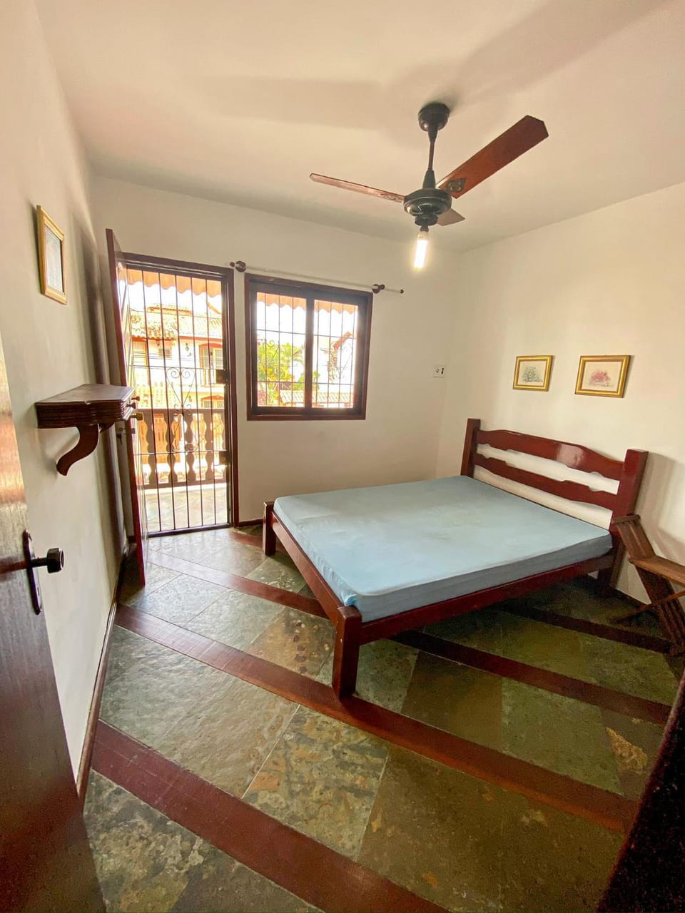 Bed, Photo of the whole room