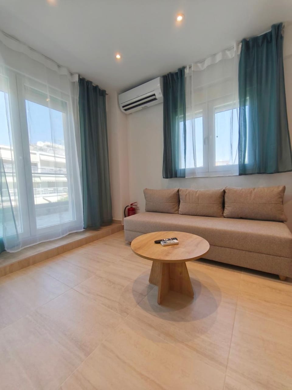 Living room, Seating area, air conditioner