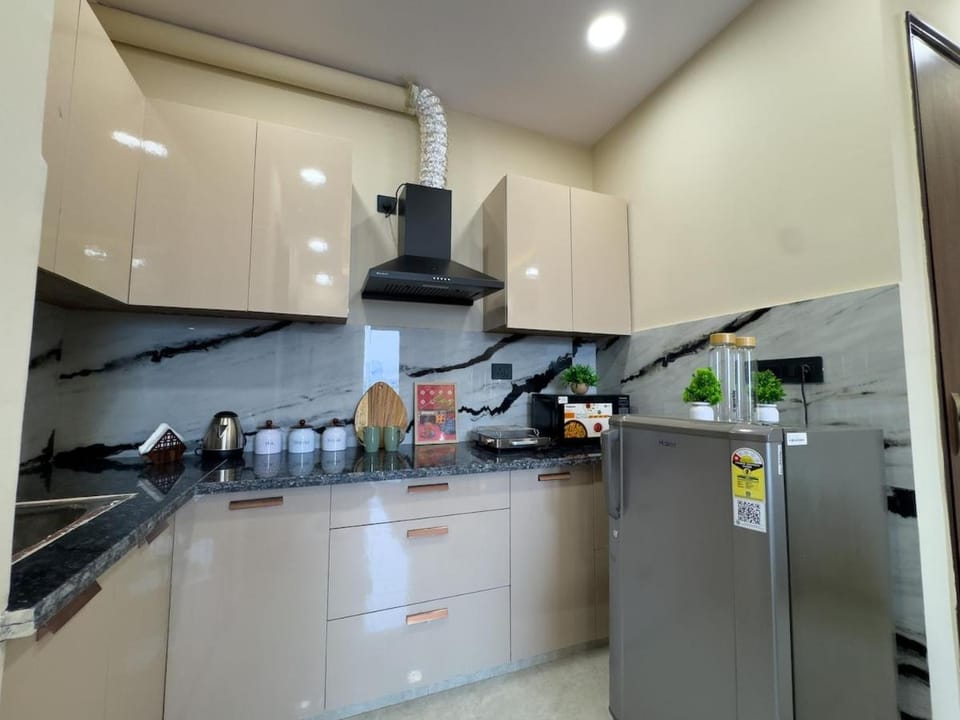 Kitchen or kitchenette, oven, stove