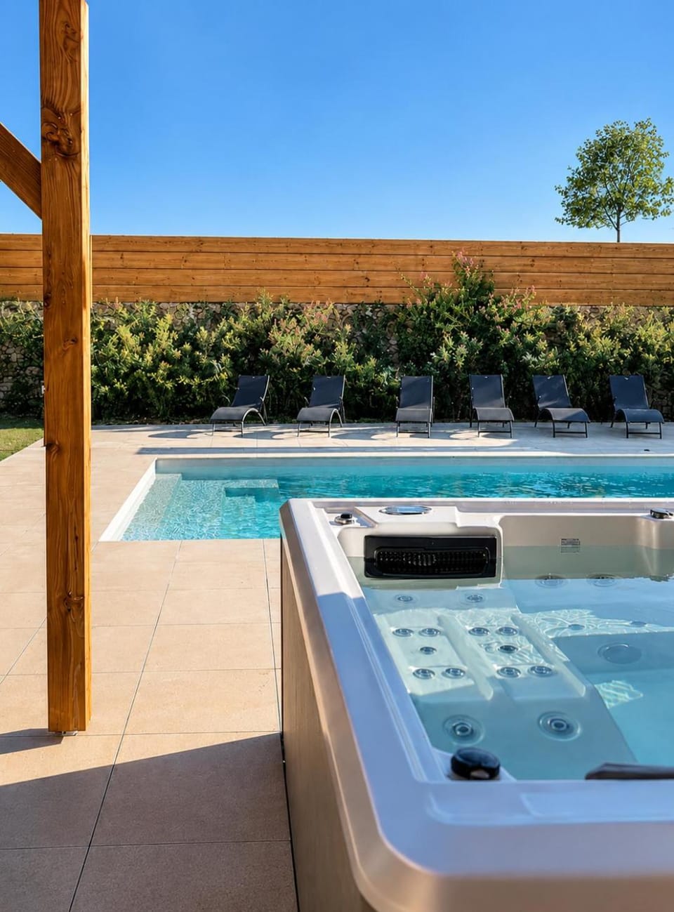 Hot Tub, Swimming pool