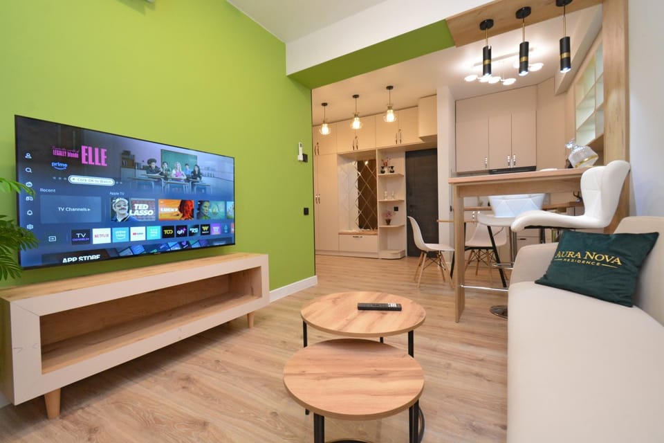 Communal lounge/ TV room, Kitchen or kitchenette, Living room, Seating area, Evening entertainment