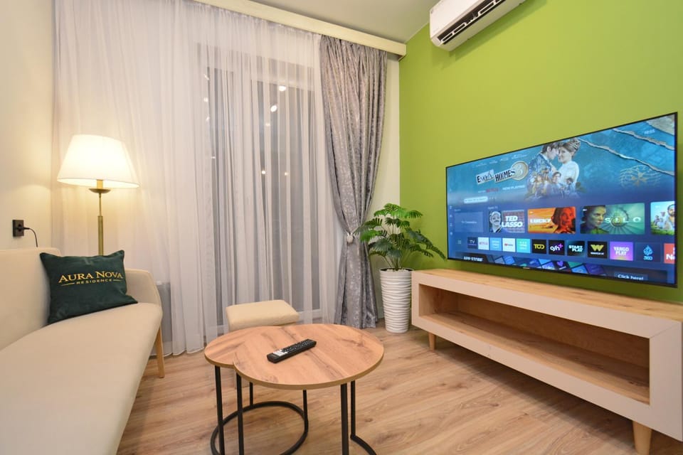 TV and multimedia, Living room, Seating area, Evening entertainment, air conditioner
