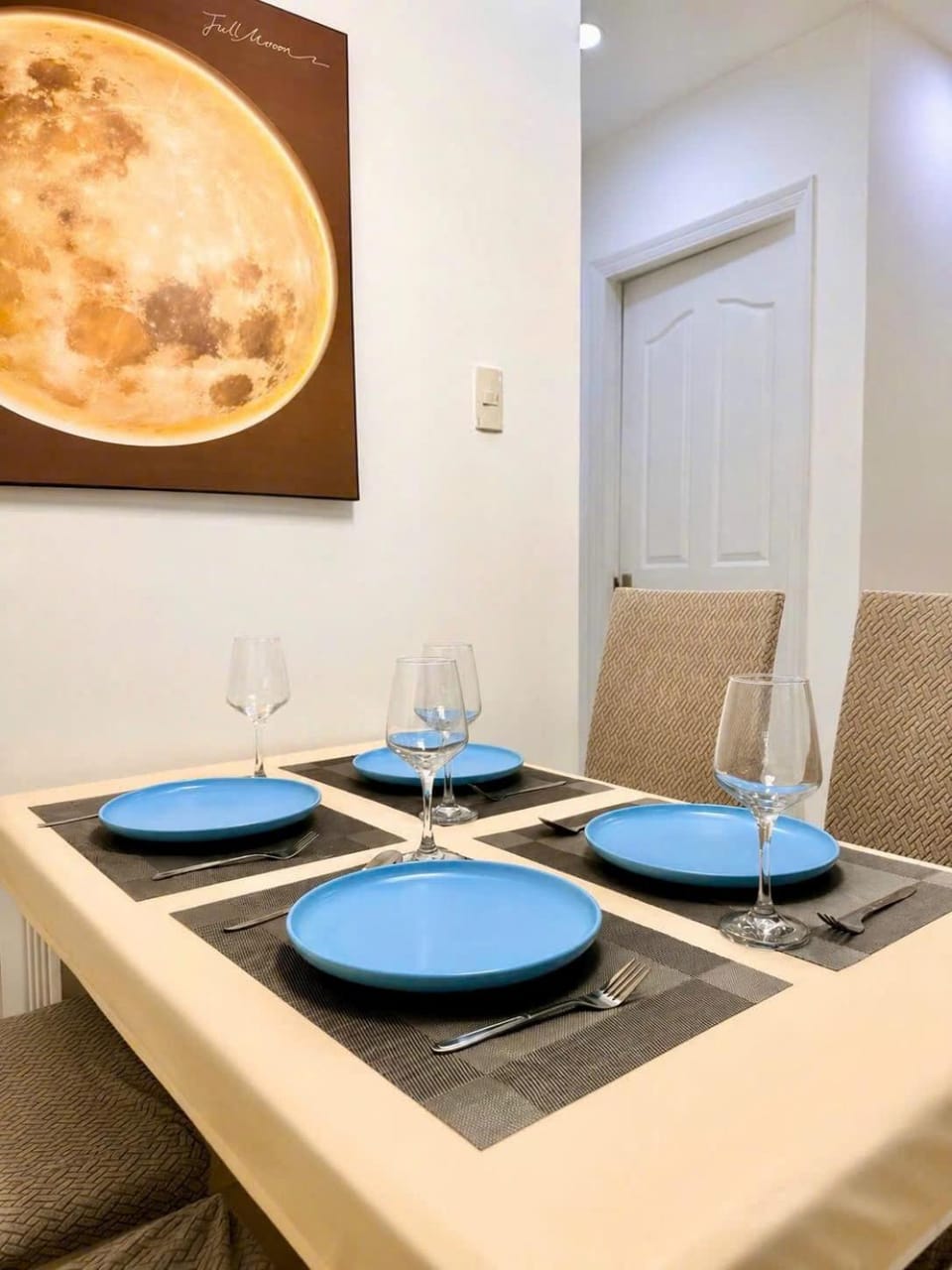 Seating area, Dining area