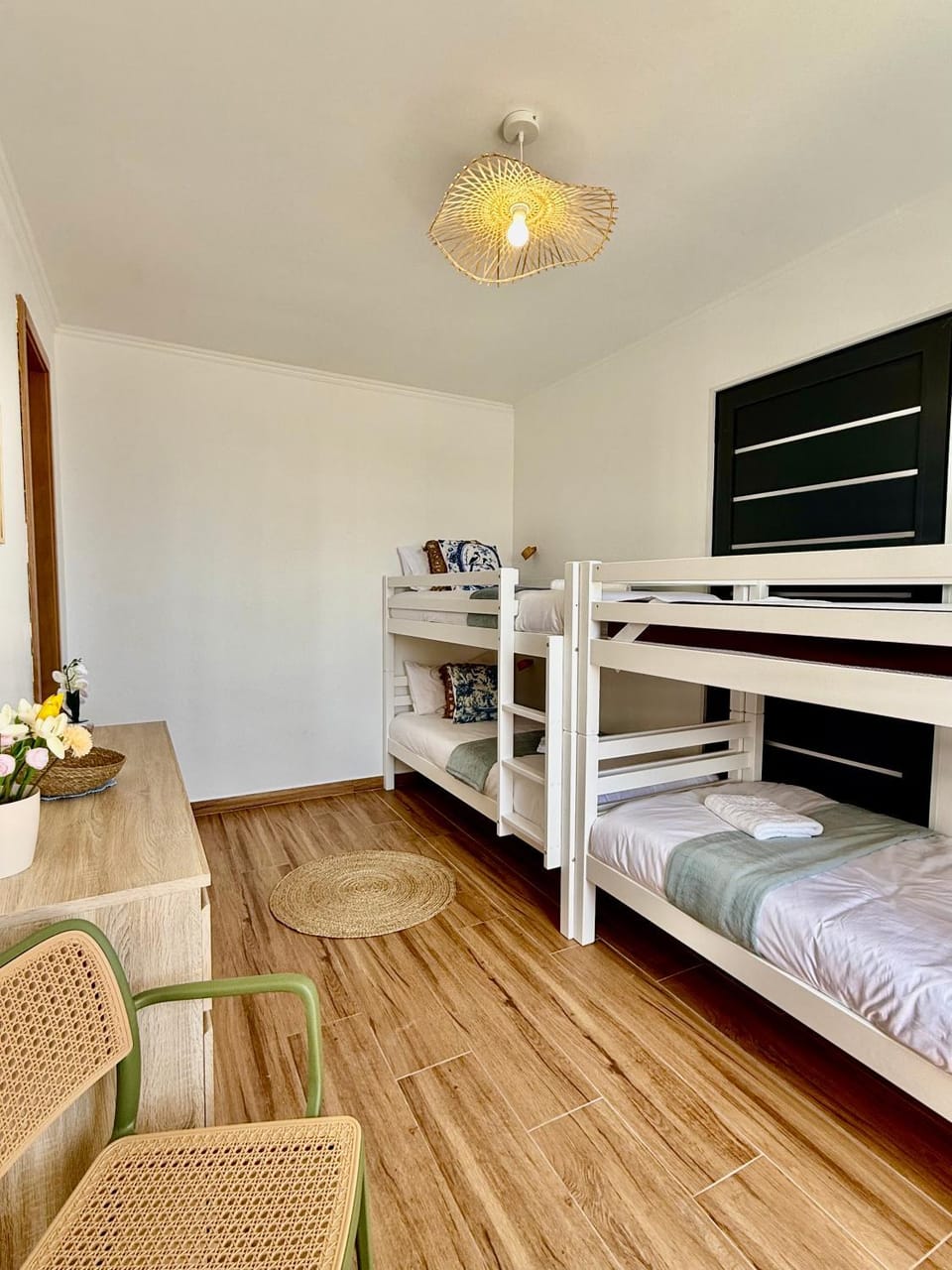 Stone and Soul - Guesthouse Bed in Quadruple Room in Calheta Hostel in Madeira District