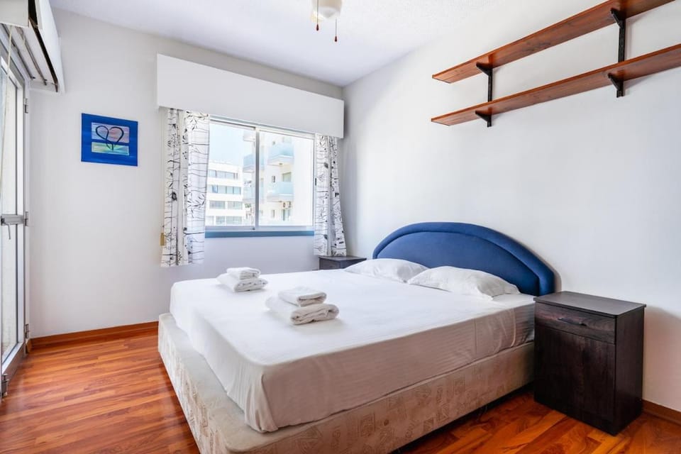 Bed, Photo of the whole room, Bedroom, towels, air conditioner