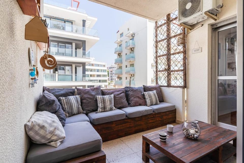 Property building, Day, View (from property/room), Balcony/Terrace, Balcony/Terrace, Seating area