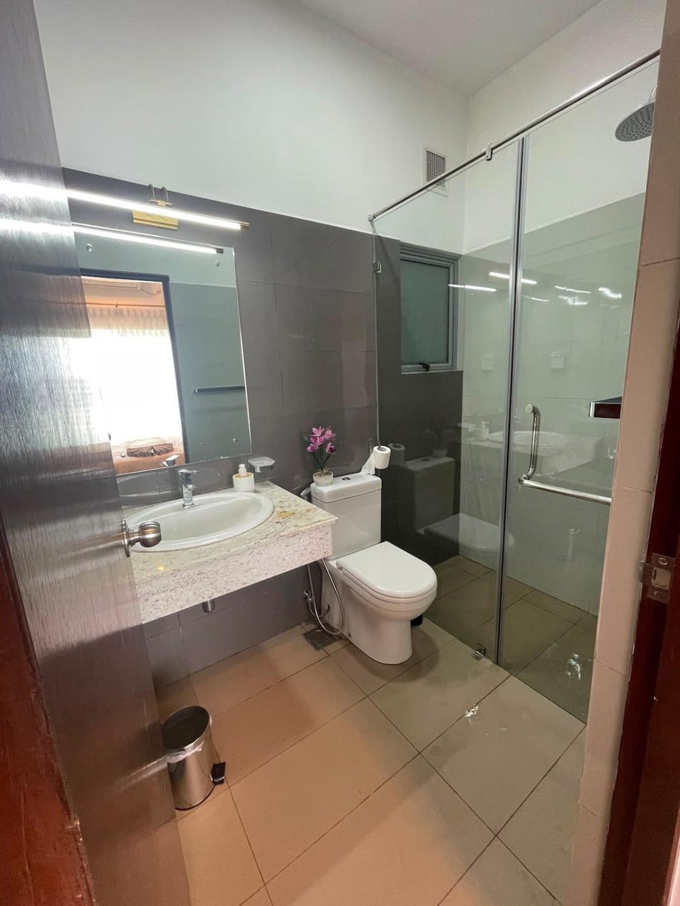 Super Luxe 2BR-Golf Course View & Resort Amenities Apartment in Western Province
