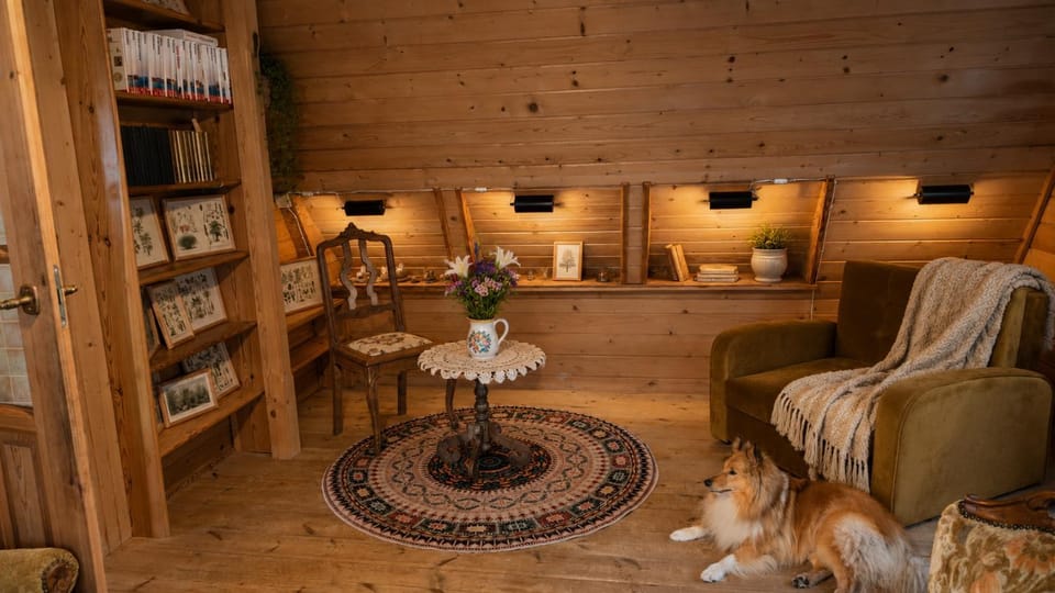 Living room, Seating area