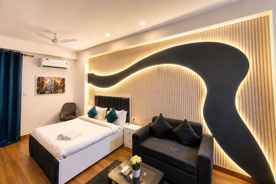 50 Shades of Grey-Cinema vibes by Lusso stayz Vacation rental in Noida