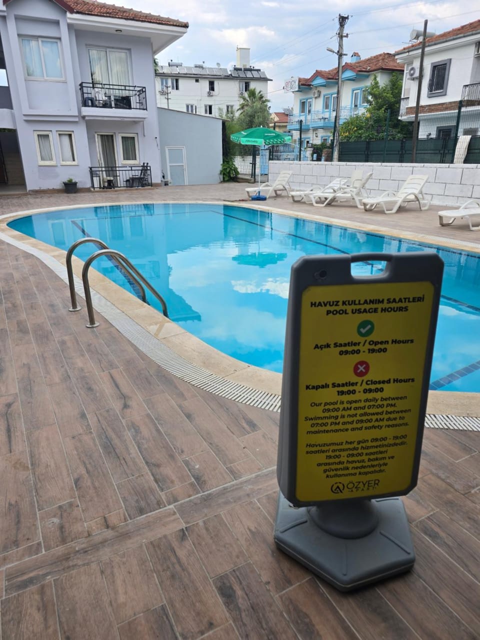 Swimming pool