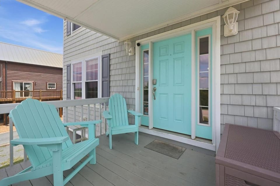 Almost Heaven - Beachside Living, Ocean Breezes Apartment in North Topsail Beach