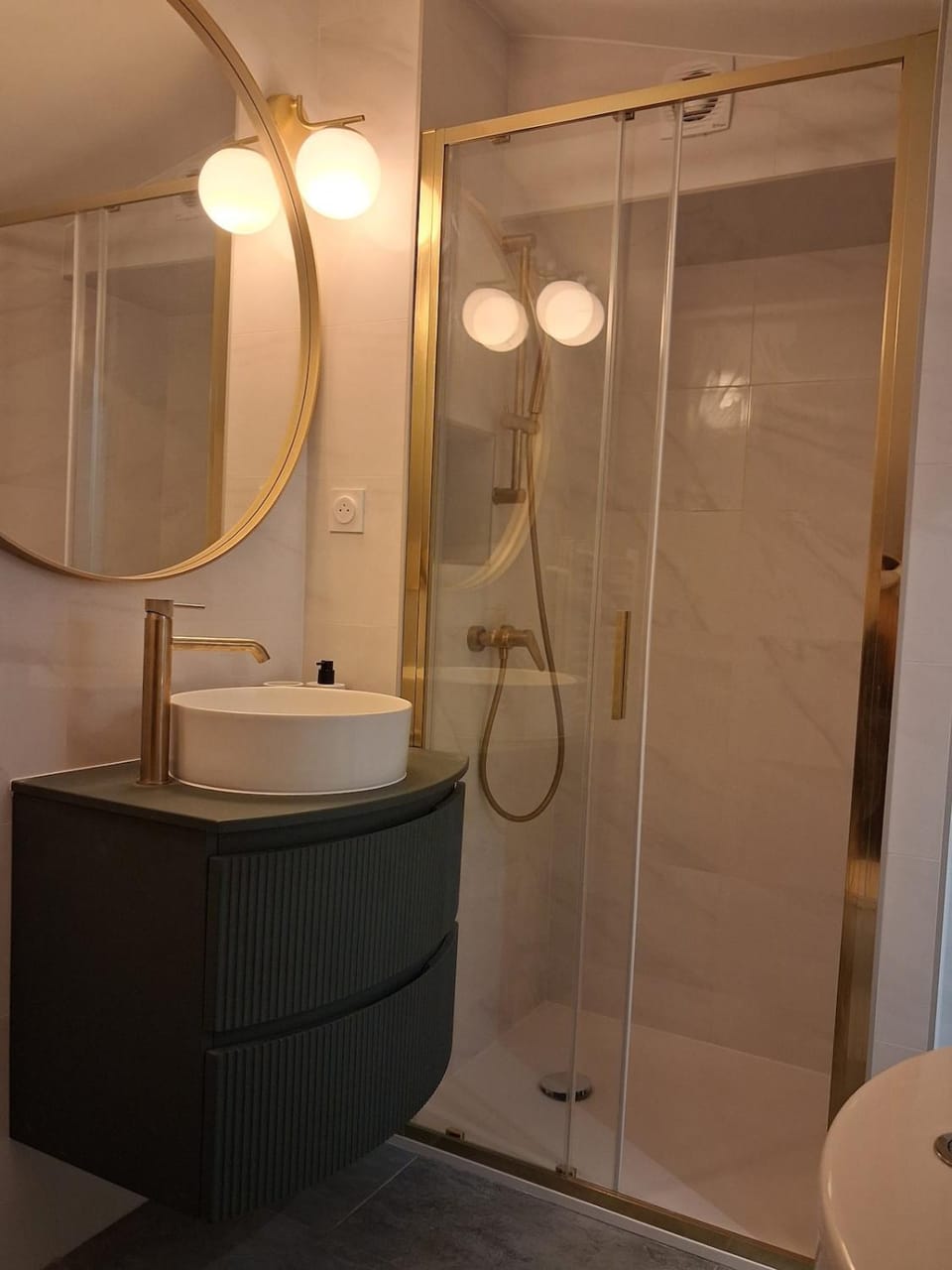 Studio rénové au cœur de Chambéry Apartment in Chambery