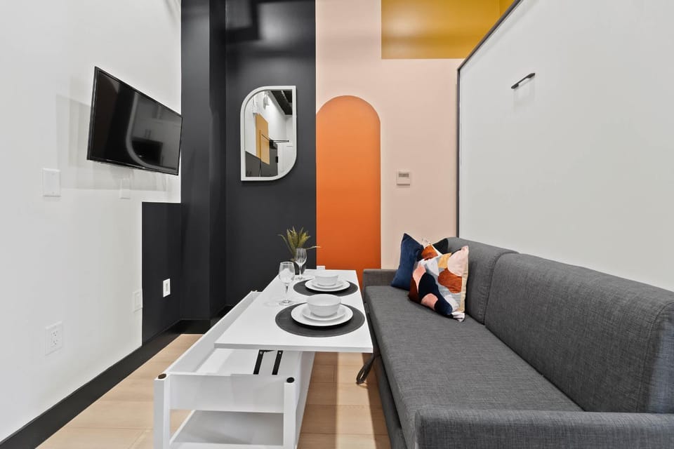Prime Downtown Stay Steps to Petco Park Apartment in Gaslamp Quarter